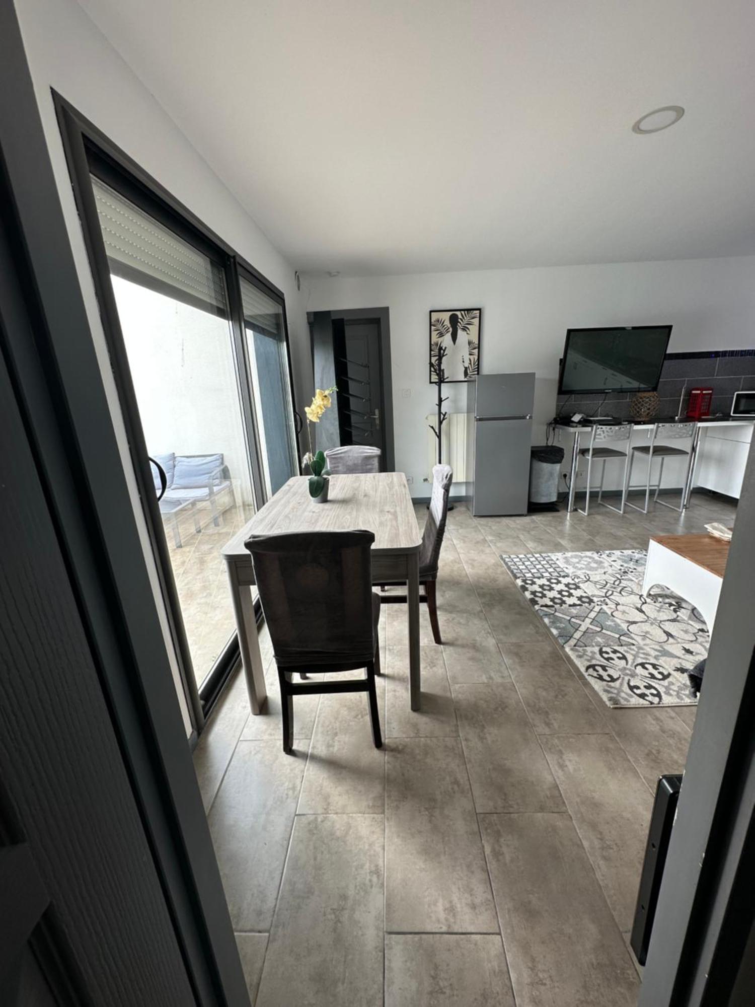 Superbe Appartement Avec Piscine Et Spa Privatif Villeneuve-lès-Béziers Exterior foto