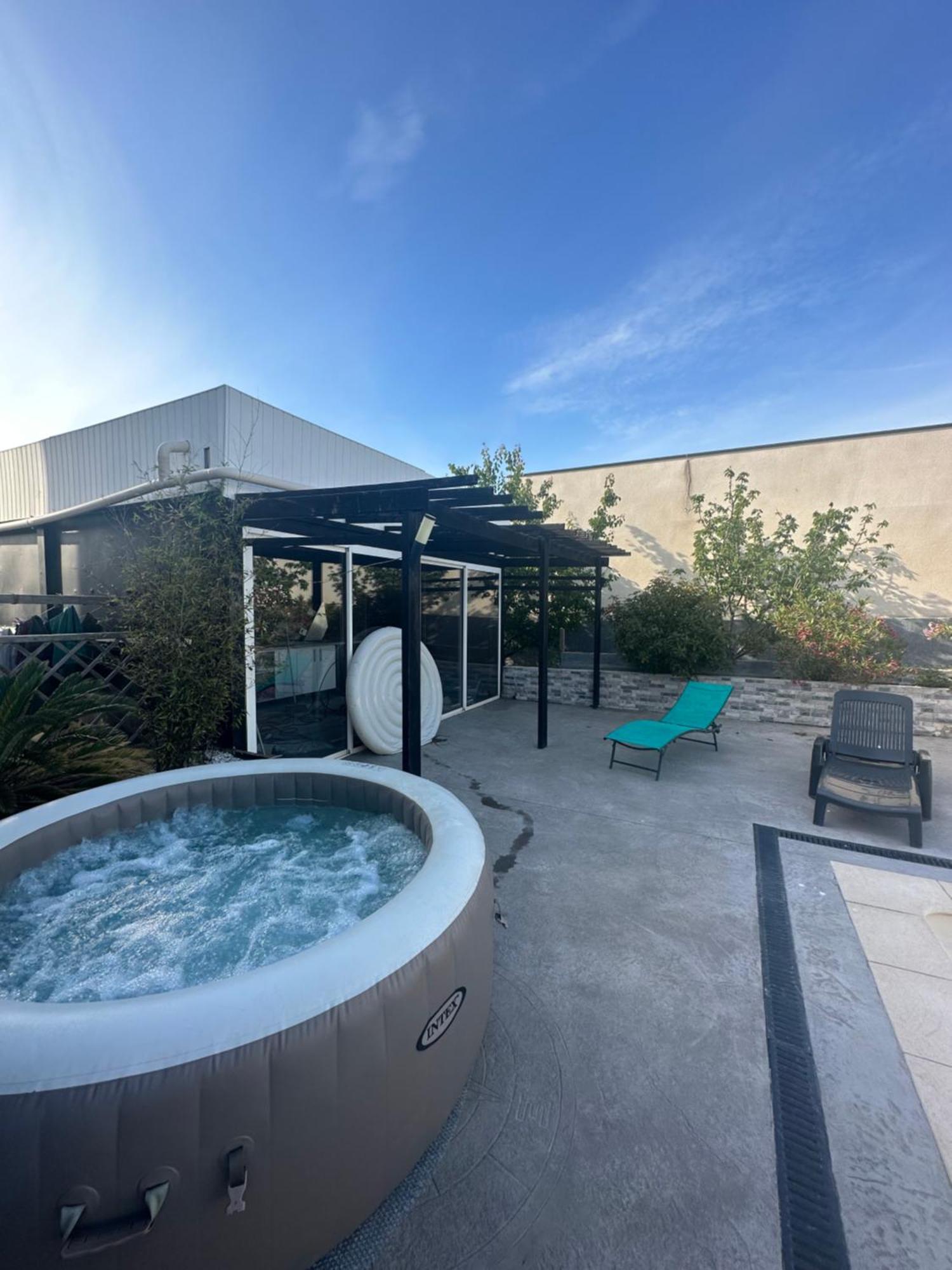 Superbe Appartement Avec Piscine Et Spa Privatif Villeneuve-lès-Béziers Exterior foto